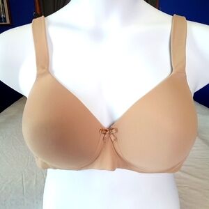 Leading Lady The Brigitte Classic Wirefree Padded T-Shirt Bra 44A Beige Comfort